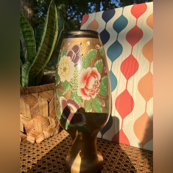 Golden Chinoiserie Painted Peonies Ceramic Vase - Picture 9 of 12